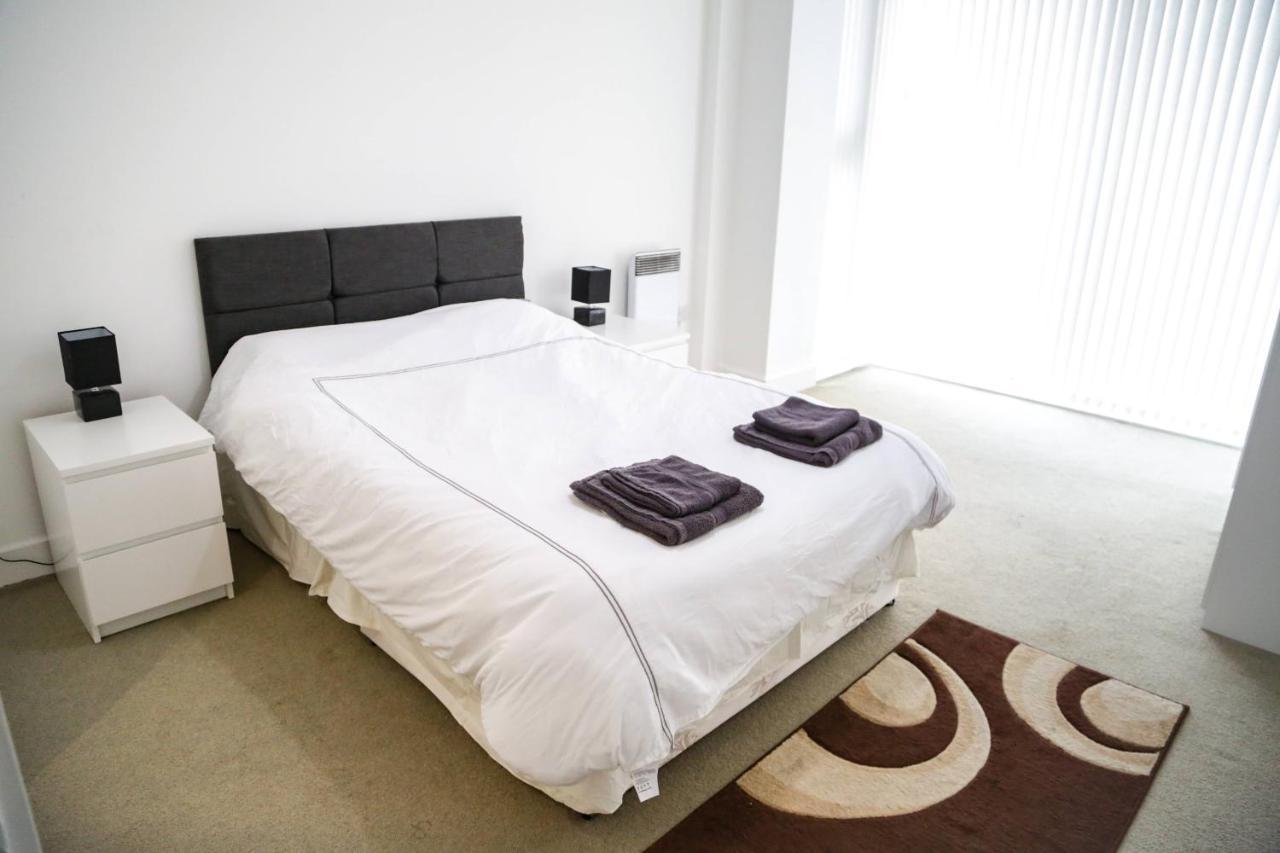 Serviced Apartment In Liverpool City Centre - Free Parking - Balcony - By Happy Days Exterior foto